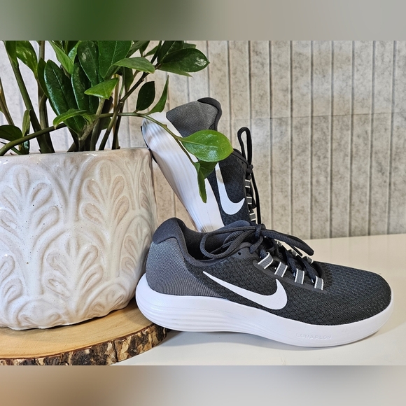 Nike Shoes - New Nike Lunarconverge Women’s 7.5 Running Shoes Gray White